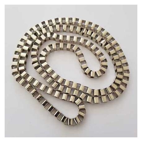 1.20 mètre collier chaine carré Argent ou Doré n°01