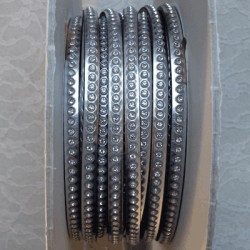 Cuir 06 mm Strass Swarovski par 20 cm